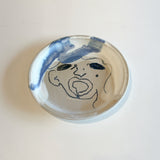 お皿 / バージニア・クリセヴィシュート